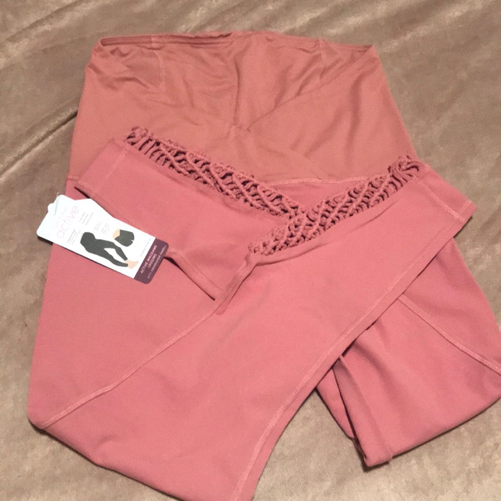 Ingrid & Isabel maternity Leggins